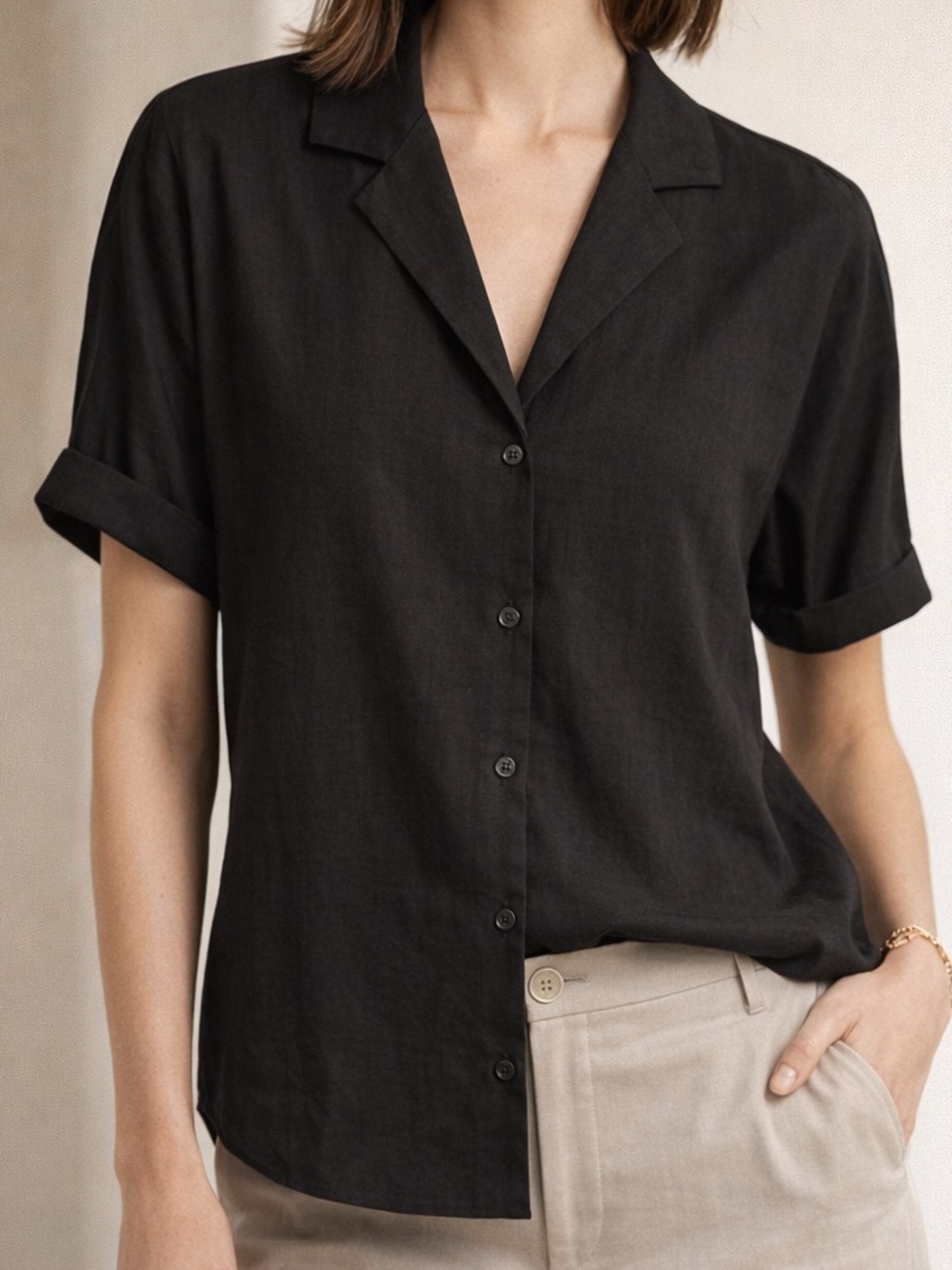 Banana Republic Black Resort Collar Short Sleeve Button Up Shirt